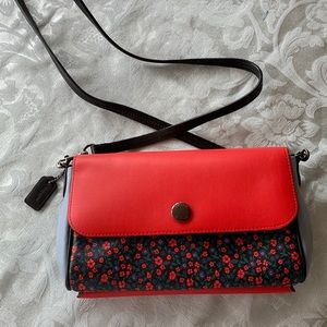 BNWOT Rare Coach Reversible Crossbody Bag